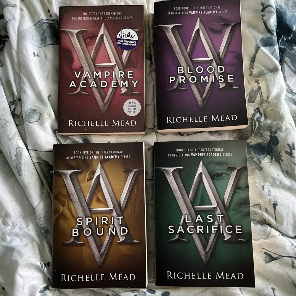 Vampire Academy Books - Picture 2 of 2